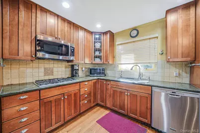 43 Shortridge Drive, Mineola, NY 11501 - Photo 13