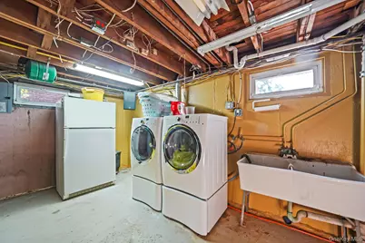 43 Shortridge Drive, Mineola, NY 11501 - Photo 23