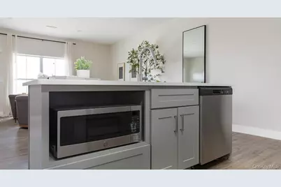 9 Hudson West Drive #902, Marlboro, NY 12542 - Photo 11