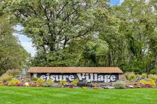 412B Weymouth Ct, Ridge, NY 11961 - Photo 5