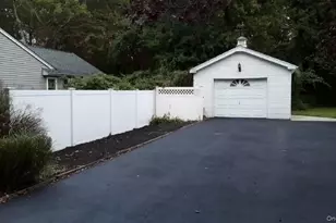 59 Edgewood Ave, Oakdale, NY 11769 - Photo 19