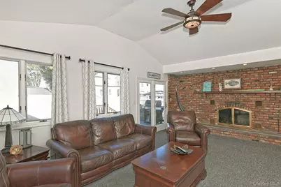 2499 3rd Avenue, East Meadow, NY 11554 - Photo 13