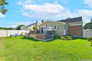 2499 Third Ave, East Meadow, NY 11554 - Photo 25