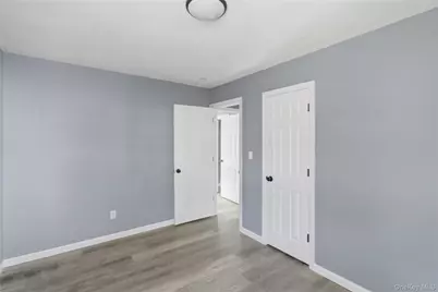 180 Main Avenue, Mastic, NY 11950 - Photo 11