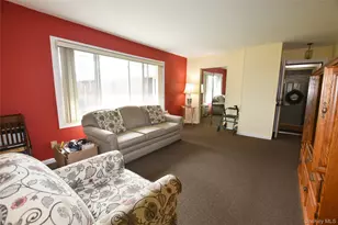 112 Edmunton Dr, North Babylon, NY 11703 - Photo 5