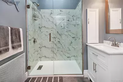 117 Middlesex Avenue, Oakdale, NY 11769 - Photo 23