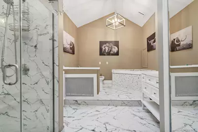 117 Middlesex Avenue, Oakdale, NY 11769 - Photo 19