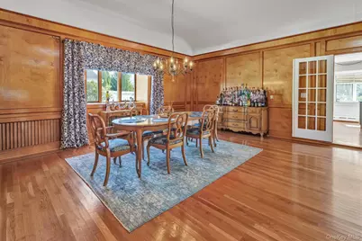 117 Middlesex Avenue, Oakdale, NY 11769 - Photo 15