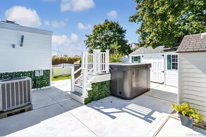 117 Middlesex Avenue, Oakdale, NY 11769 - Photo 27
