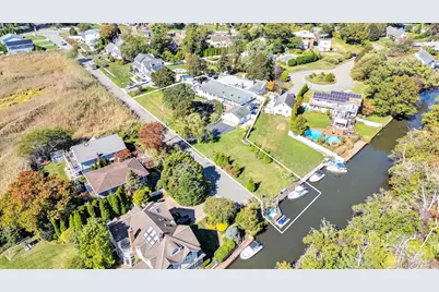 117 Middlesex Avenue, Oakdale, NY 11769 - Photo 31