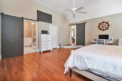 117 Middlesex Avenue, Oakdale, NY 11769 - Photo 17