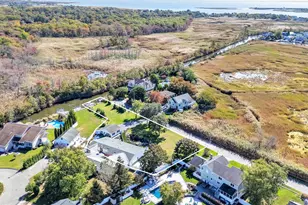 117 Middlesex Ave, Oakdale, NY 11769 - Photo 29