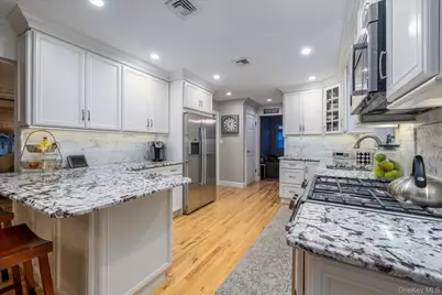 10 Princeton Street, Rockville Centre, NY 11570 - Photo 13