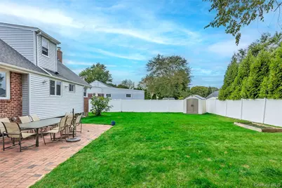 8 Ellsworth Place, East Northport, NY 11731 - Photo 7