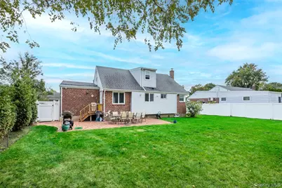 8 Ellsworth Place, East Northport, NY 11731 - Photo 9