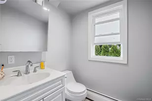 8 Ellsworth Pl, East Northport, NY 11731 - Photo 29