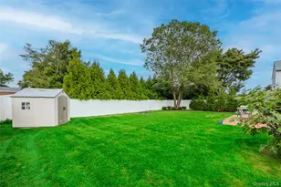 8 Ellsworth Pl, East Northport, NY 11731 - Photo 5