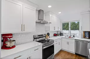 8 Ellsworth Pl, East Northport, NY 11731 - Photo 17