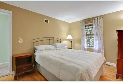 10 Benton Road, Poughkeepsie, NY 12603 - Photo 17