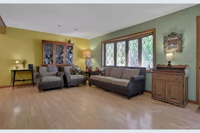 10 Benton Road, Poughkeepsie, NY 12603 - Photo 11