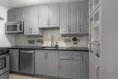 125-10 Queens Boulevard #2006, Kew Gardens, NY 11415 - Photo 9