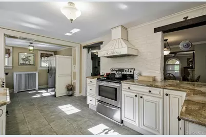 126 Cove Road, Oyster Bay, NY 11771 - Photo 19