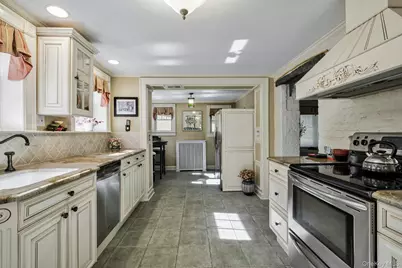 126 Cove Road, Oyster Bay, NY 11771 - Photo 17