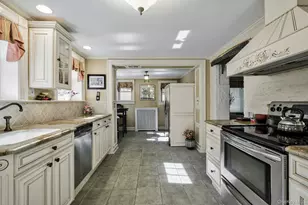 126 Cove Rd, Oyster Bay, NY 11771 - Photo 17