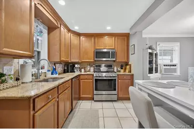 453 Andrews Road, Mineola, NY 11501 - Photo 7