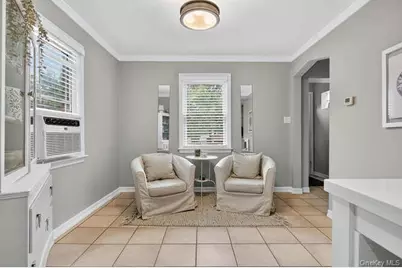 453 Andrews Road, Mineola, NY 11501 - Photo 5