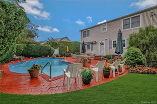 45 Manchester St, Westbury, NY 11590 - Photo 31