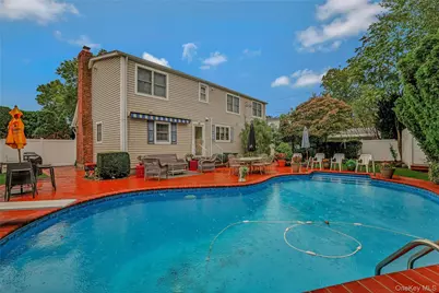 45 Manchester Street, Westbury, NY 11590 - Photo 35