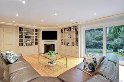 4 Kimson Court, Manhasset, NY 11030 - Photo 13