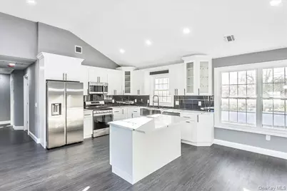 26 Gabon Lane, Coram, NY 11727 - Photo 9