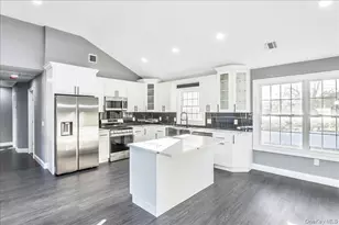 26 Gabon Ln, Coram, NY 11727 - Photo 9