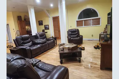 280 Bayview Avenue, Patchogue, NY 11772 - Photo 7