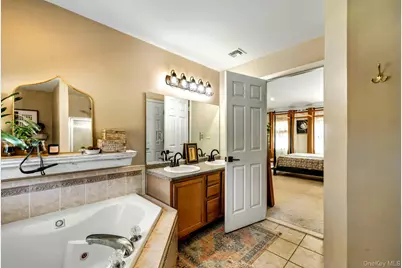 557 Oregon Trail, Walker Valley, NY 12566 - Photo 29