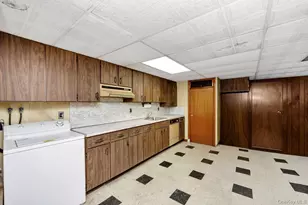 62-45 69th Pl, Middle Village, NY 11379 - Photo 17