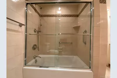 27010 Grand Central Parkway #12O, Floral Park, NY 11005 - Photo 27