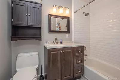 2319 Wilshire Lane #B19, Oakdale, NY 11769 - Photo 23