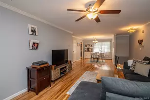 2319 Wilshire Ln, Oakdale, NY 11769 - Photo 3