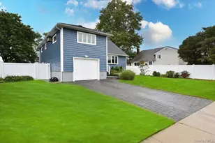 33 Ford Dr S, Massapequa, NY 11758 - Photo 3