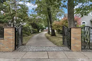 978 Little Whaleneck Rd, Merrick, NY 11566 - Photo 3