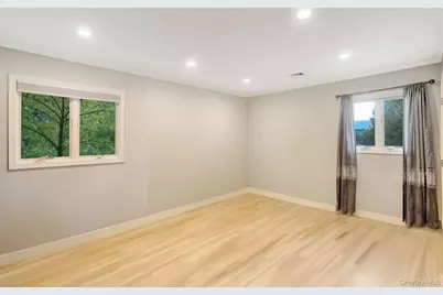 978 Little Whaleneck Road, Merrick, NY 11566 - Photo 13