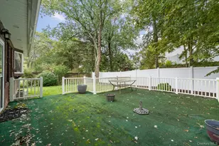 438 Lillian Blvd, Holbrook, NY 11741 - Photo 35