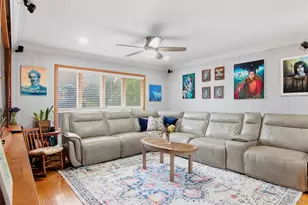 9 Coral Ct, Malverne, NY 11565 - Photo 7