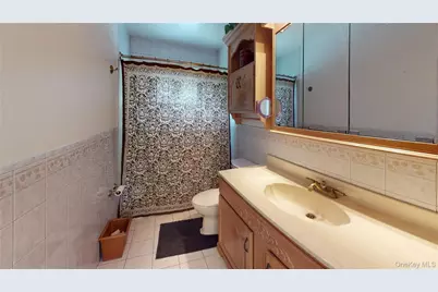 640 Carlls Path, Deer Park, NY 11729 - Photo 11