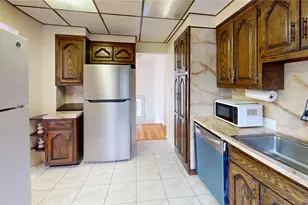 640 Carlls Path, Deer Park, NY 11729 - Photo 9