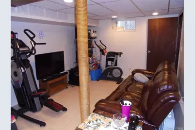 915 Wallace Avenue, Baldwin, NY 11510 - Photo 19