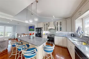 125 Spruce St, Lindenhurst, NY 11757 - Photo 7